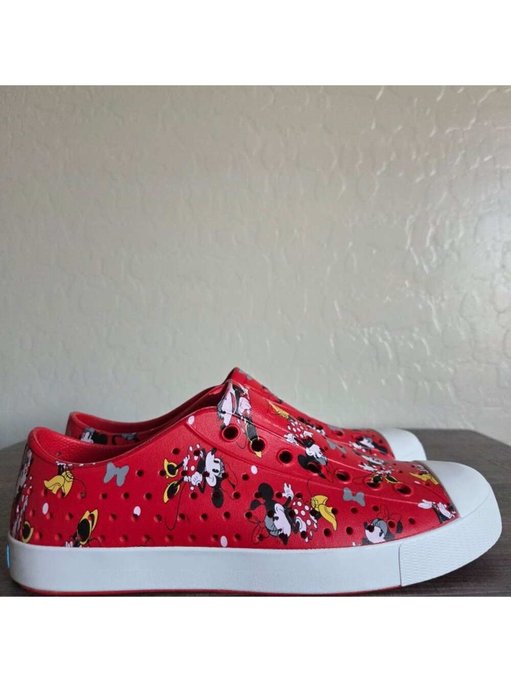 Disney x Native Jefferson Minnie Mouse Slip-On Shoes Red Sz Women's 10 Vacation